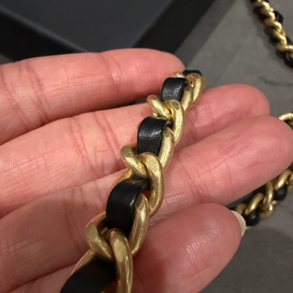 Chanel Vintage 1984 Medallion CC Logo Black Leather Triple Strand Necklace Belt - Picture 12 of 16